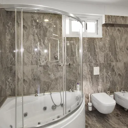 Rezidence Tredi Center Hotell Tirana