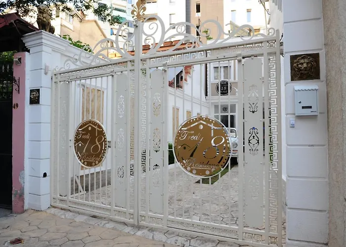 Rezidence Tredi Center 4* Τίρανα