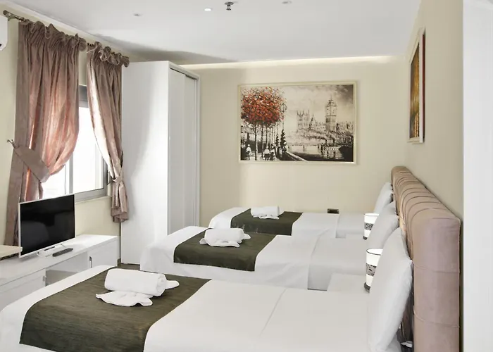 Ξενοδοχείο Rezidence Tredi Center 4*