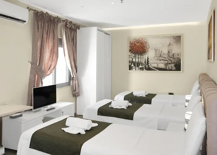 Ξενοδοχείο Rezidence Tredi Center 4*