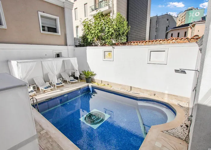 Rezidence Tredi Center Τίρανα