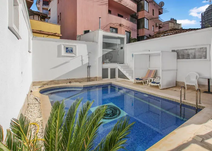 Ξενοδοχείο Rezidence Tredi Center 4*